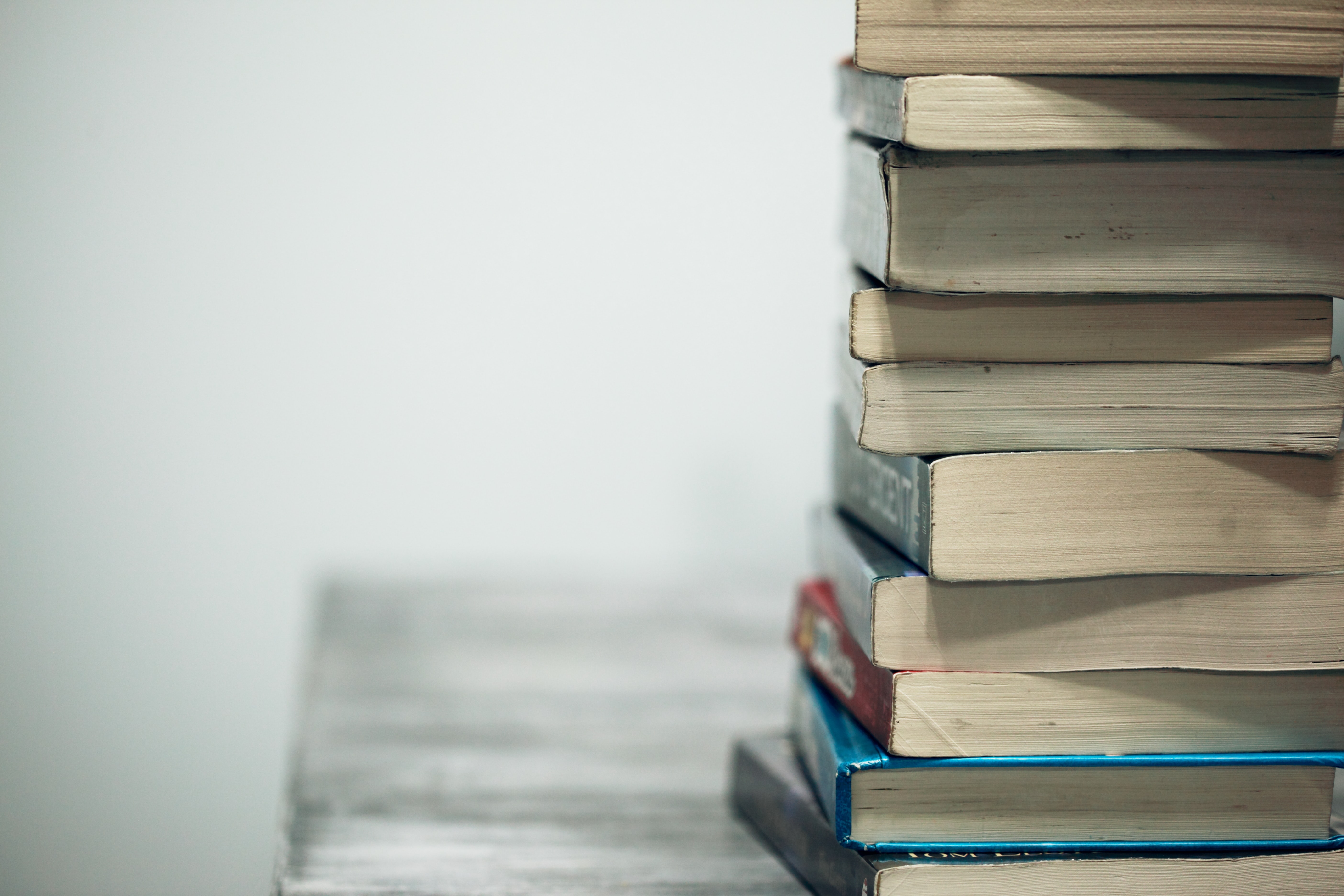 Czytanie książek – dlaczego warto to robić?